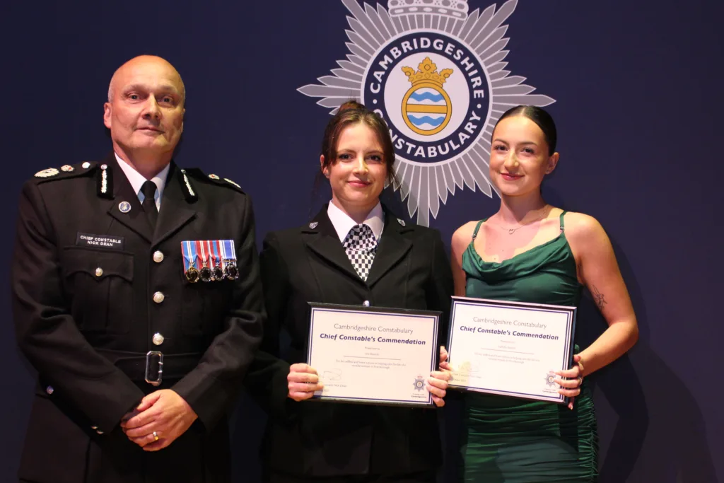 PC Jess Bianchi and her sister Izabella 