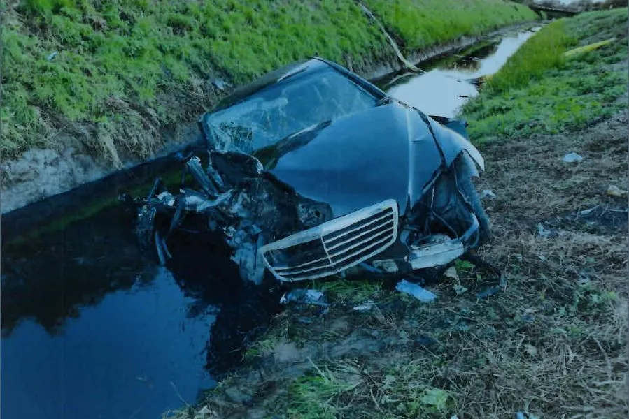 Povilas Petrosevicius caused the Mercedes to spin, come off the road and land in a water-filled ditch. Petrosevicius’ car ended up facing the wrong way on the carriageway. PHOTO: Cambs Police