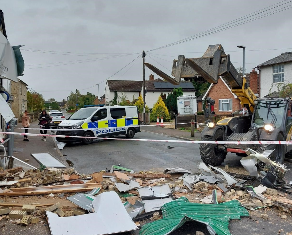 At least three men targeted the ATM in Bassingbourn using two stolen vehicles – a Mitsubishi L200 stolen last night and an Audi RS6, also stolen from Cambridgeshire. 