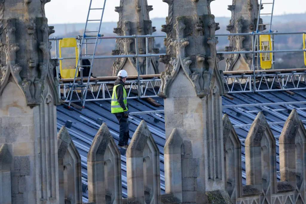 King’s College, Cambridge, has started placing solar panels on its iconic 15th century Chapel – despite opposition from local residents and organisations, including Historic England. PHOTO: BavMedia 