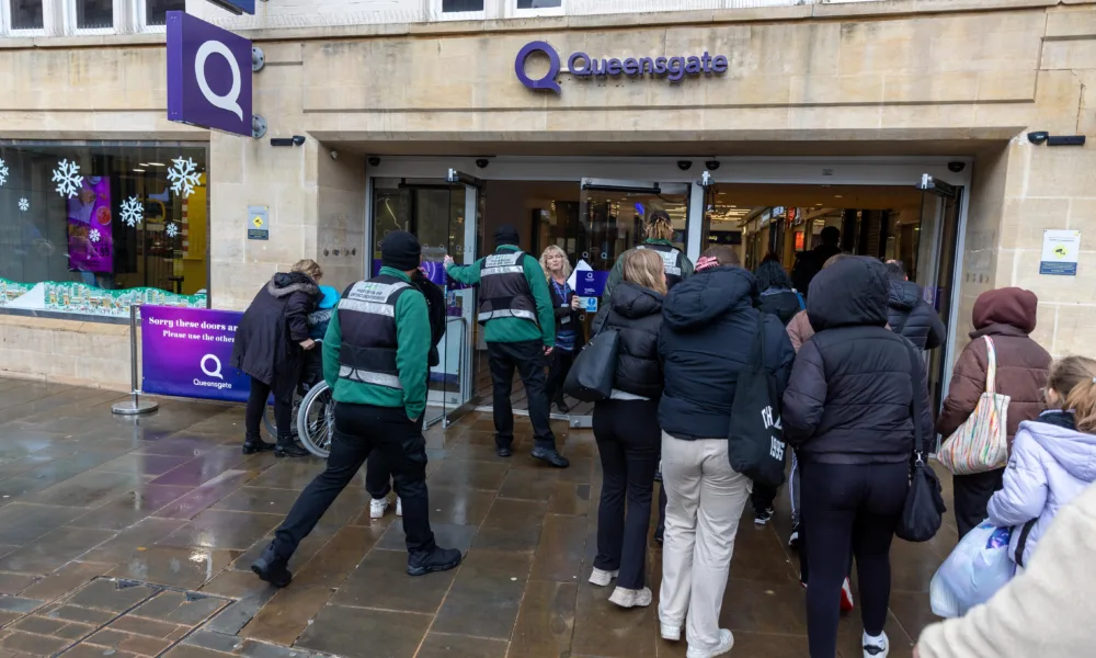 Queensgate shopping centre, Peterborough, evacuated after security threat, now allowing customers back in. PHOTO: Terry Harris for CambsNews