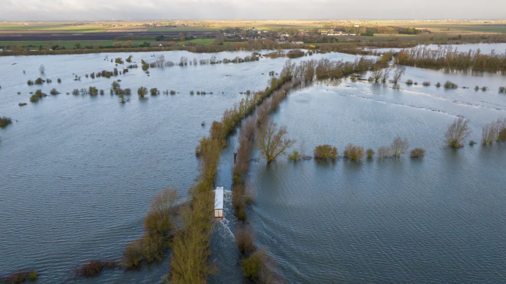  A1101 at Welney flooded: Diversions of up to 20 miles are recommended. PHOTO: Bav Media 