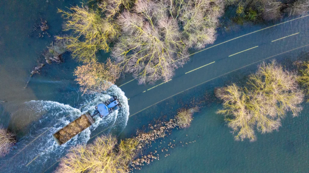 Flooded A1101 in Welney in this morning (Mon). Motorists urged to avoid.  PHOTO: Bav Media 