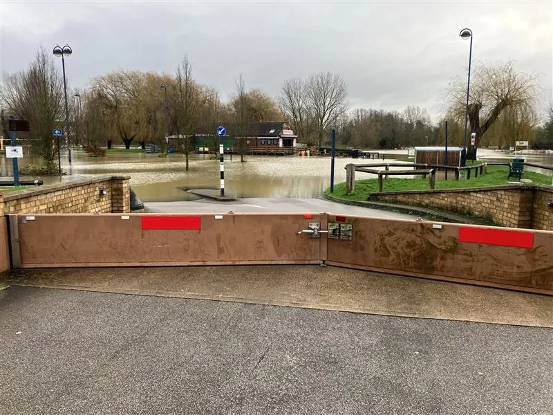 Flood defence photo courtesy of Huntingdonshire District Council 