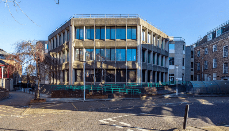 Prospective buyers are advised that Shire Hall site lies within the planning jurisdiction of Cambridge City Council and any proposals will need to have regard to conservation