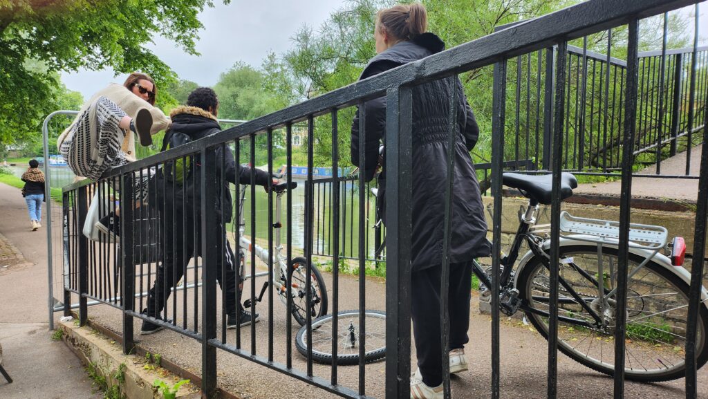 Jesus Green Lock footbridge (above) and Baits Bite Lock footbridge have been temporarily closed, following the Conservators of the River Cam’s decision to close both locks. PHOTO: Camcycle 
