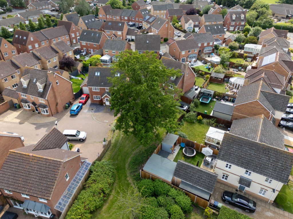 Residents and even the town council want Fenland District Council to refuse its own application to fell a 50- to 60-year-old protected oak tree off Bridle Close, Chatteris. PHOTO: Terry Harris 