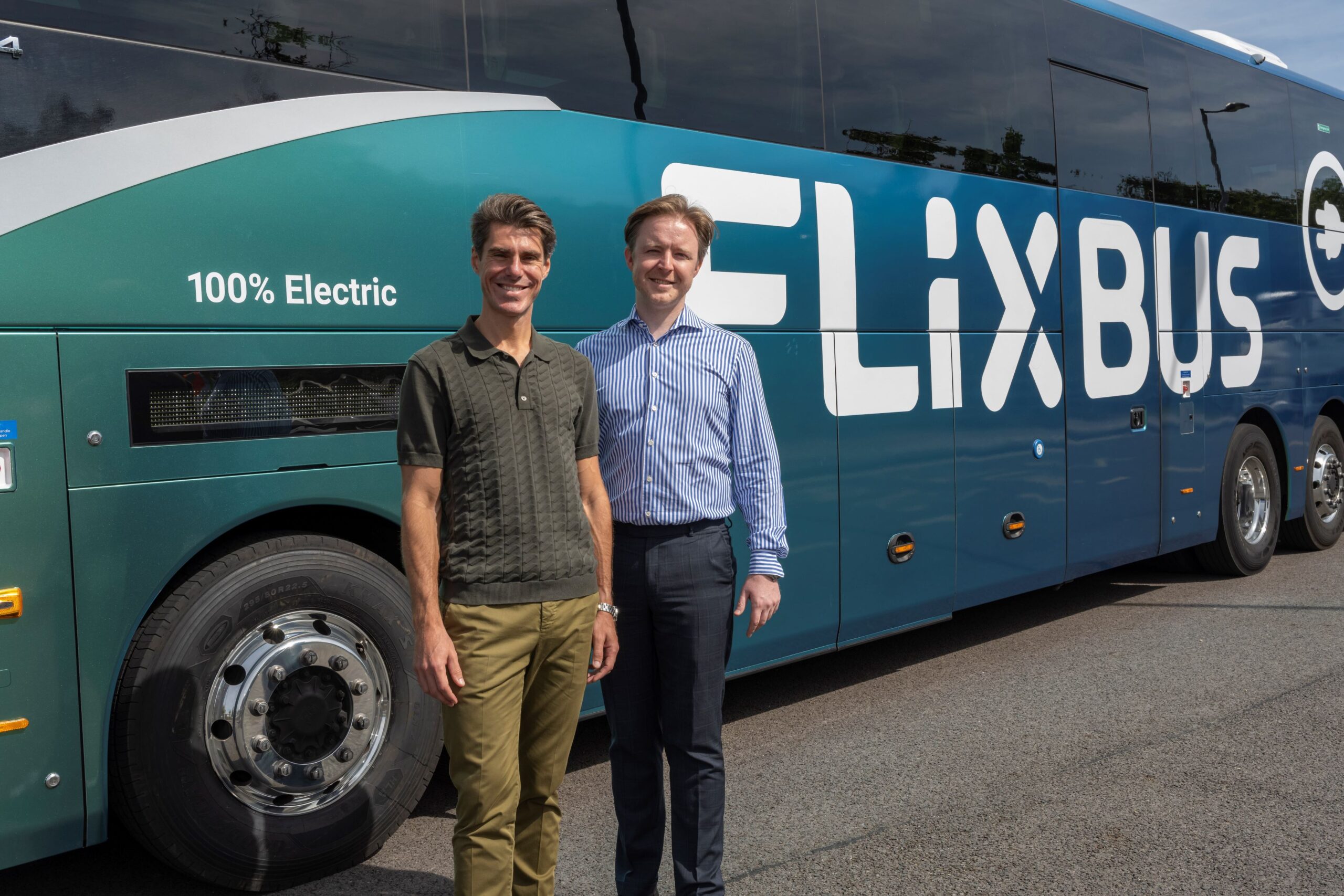 Andreas Schorling, Managing Director of FlixBus UK (left) with Jonathan Ziebart UK Managing Director of Ascendal, Whippet’s parent company